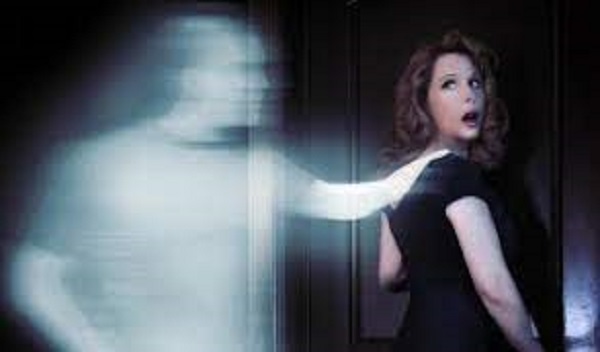 Người âm đi theo phù hộ