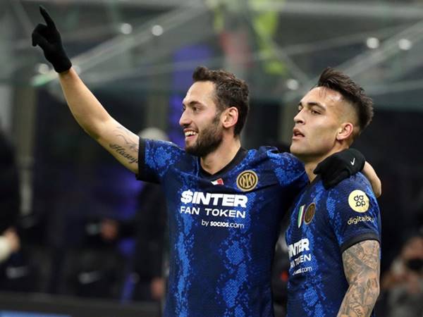 Bóng đá trưa 13/12: Calhanoglu tỏa sáng tại Inter