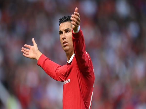  Real Madrid nói gì về việc mua lại Ronaldo