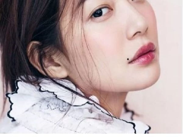 Vị trí nốt ruồi trên mép phải