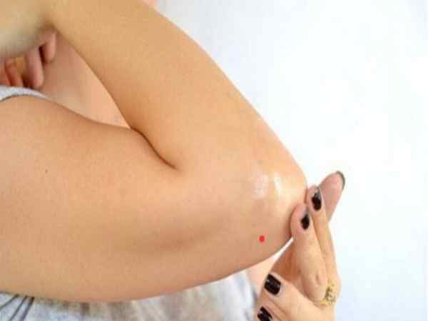 Ý nghĩa tướng số nốt ruồi ở khuỷu tay phải